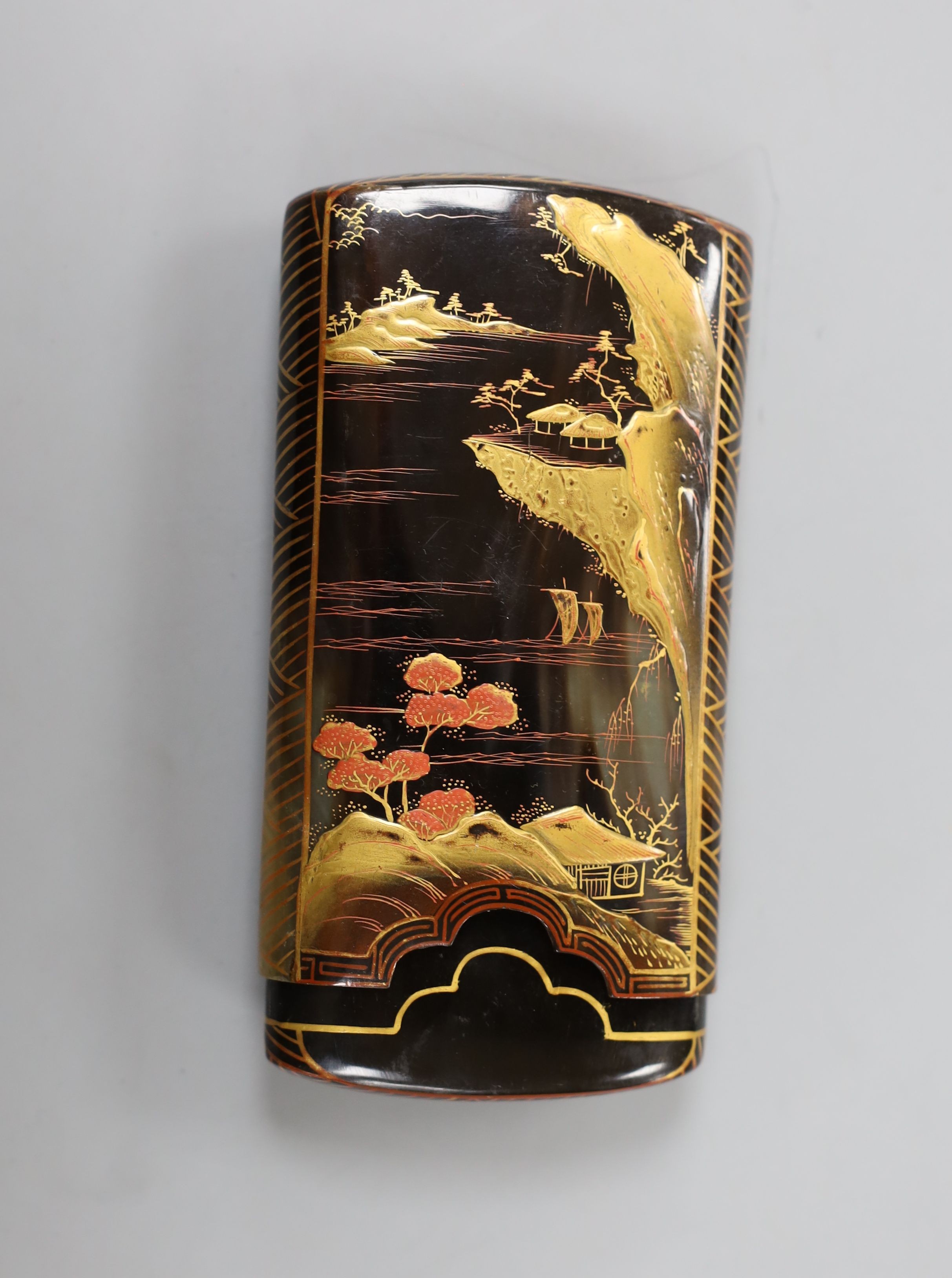 A Japanese gilt lacquered tortoiseshell and horn cigar case, Meiji period, 13cm